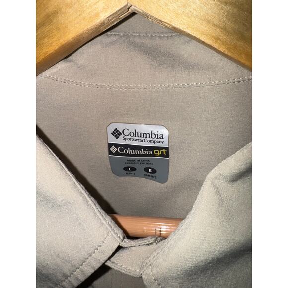 Columbia Button Down Shirt Large Zip Pocket Outdoor Gorpcore Camping Hiking Tan - Picture 4 of 6